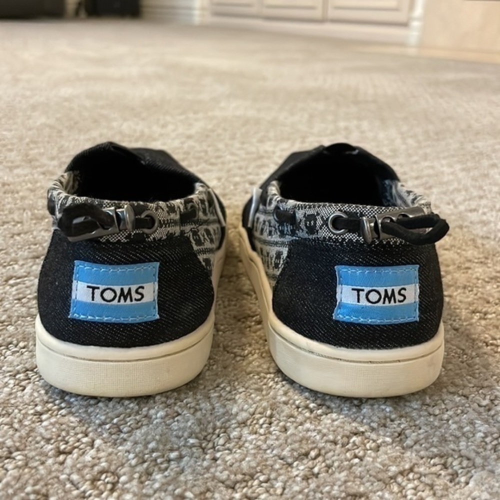 Toms Kids Skull and Crossbones Loafer Shoes - Picture 6 of 9